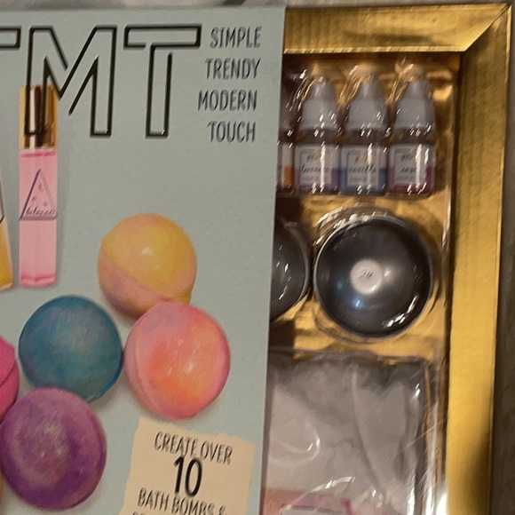 STMT Bath Bombs AND Spa Set - Picture 4 of 5